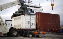 Arrivée à Cherbourg d'un bateau de combustibles nucléaires australiens