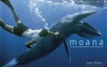Yann Hubert dédicace son nouveau livre: Moana rencontre avec la biodiversité sous-marine polynésienne.