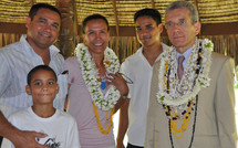 Remise de l’insigne de chevalier de l’Ordre national du Mérite  à Mme June CHAVE épouse VIVISH