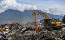 Indonésie: près de 2.000 corps découverts, les recherches se termineront jeudi