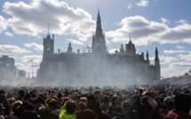 Légalisation du cannabis au Canada: l'engouement persiste, premières pénuries