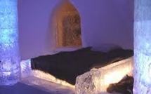 Nuit de noces ou de frisson, l'hôtel de glace de Québec ne désemplit pas