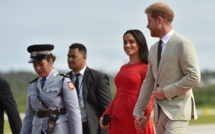 Harry et Meghan en rouge vif aux Tonga