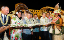 Cérémonie officielle pour l'arrivée à Tahiti du premier vol United Airlines