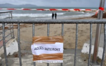 Des boulettes d'hydrocarbure sur des plages de La Ciotat et des calanques de Marseille