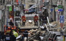 "Course contre la montre" après l'effondrement de deux immeubles à Marseille