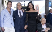 Michael Douglas inaugure en famille son étoile à Hollywood