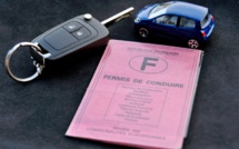 Macron annonce une "baisse drastique du coût du permis" de conduire