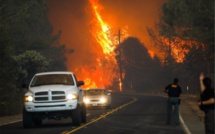 Violents incendies en Californie: 9 morts, Malibu menacée
