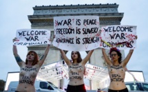 Cérémonies du 11-Novembre à Paris: trois militantes Femen déjouent la sécurité