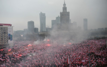 Marée de drapeaux à Varsovie pour les 100 ans d'indépendance polonaise, forte présence de l'extrême droite