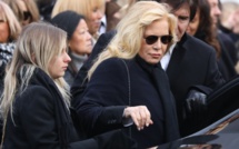 Sylvie Vartan va sortir un album de reprises de Johnny Hallyday, "Avec toi..."