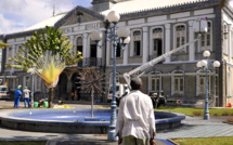 Les maires mettent en garde contre de graves difficultés outremer