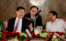 Le président chinois arrive aux Philippines, allié historique de Washington