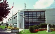 Elle vient porter plainte au commissariat et y croise... son agresseur