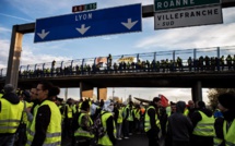 Avant un "acte 3", les "gilets jaunes" veulent se structurer pour durer