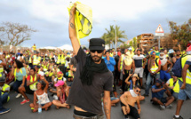 "Gilets jaunes" à La Réunion: affrontements autour du barrage du Grand port maritime
