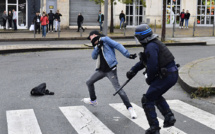 Lycées bloqués: la vague "gilets jaunes" donne un coup de fouet aux revendications de lycéens