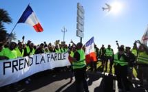 "Gilets jaunes": les démantèlements se poursuivent malgré la détermination affichée par certains
