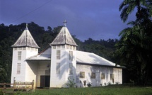 Guyane: rejet d'un recours visant la rémunération des prêtres par la collectivité