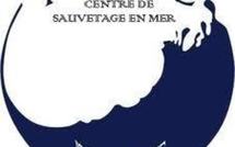Un bonitier fait naufrage au large de Tetiaroa: Sept marins sauvés par leur balise de détresse.