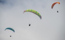 Le parapente comme remède à l'étouffante densité hongkongaise