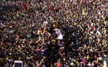 Dans l'espoir d'un miracle, les catholiques philippins défilent avec le "Nazaréen Noir"