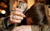 Afrique du Sud: un voleur retrouvé ivre mort dans le bar qu'il cambriolait