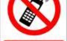 Elle parle trop fort au téléphone: la police l'expulse du train