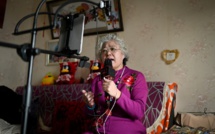 "Vis ma vie": en Chine, des seniors fous de diffusion en direct