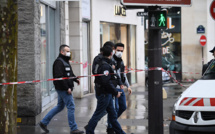 Paris: une banque braquée près des Champs-Elysées, les suspects en fuite