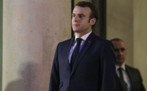 "Soyez libres" : Macron à Valence face une soixantaine d'élus dont Wauquiez