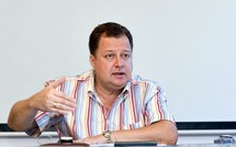 Discours de Bruno SANDRAS sur la loi statutaire et sa position sur la défense du capes en Reo tahiti