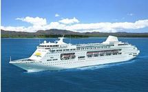 Le Paquebot "Pacific Pearl" dans les eaux polynésiennes
