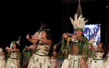 Nonahere se produit en spectacle dans les jardins de la Mairie de Arue le 14 juillet
