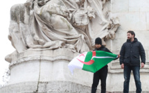 Des milliers de manifestants en France contre un 5e mandat de Bouteflika