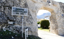 Mort d'un bébé in utero: colère et enquête autour d'une maternité fermée dans la Drôme