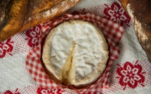 Quand la défense du camembert (et ses effluves) s'invite au menu de l'Assemblée