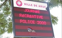 Des vandales ont caillassé l'afficheur électronique du rond-point d'Arue