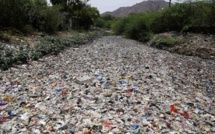 ONU: accord sur une réduction "significative" du plastique à usage unique