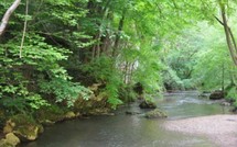 Pêche miraculeuse: 300 bijoux découverts dans la Sioule