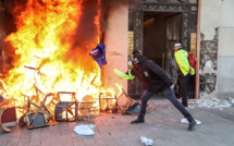 "Gilets jaunes": sous pression, l'exécutif prépare sa riposte
