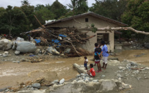 Inondations en Indonésie: 79 morts, un bébé sauvé