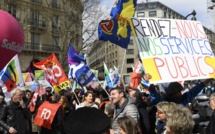 Fonctionnaires: la réforme en Conseil des ministres, des agents dans la rue