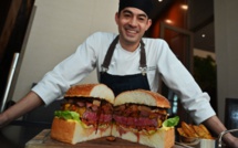 A Tokyo, un méga-burger à 800 euros pour célébrer le nouvel empereur