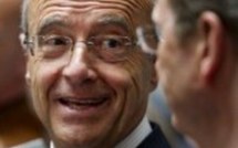 Alain Juppé dans le Pacifique lors de la visite du président Kagame en France