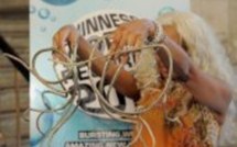 Dans le livre des records, avec des ongles d'un total de six mètres