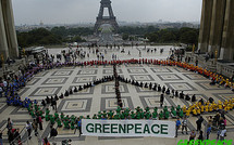 Pour ses 40 ans, Greenpeace donne des leçons de désobéissance civile