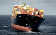 NZélande/cargo échoué: le capitaine arrêté, craintes de rupture de la coque