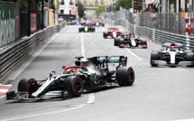 GP de Monaco: Accident évité de justesse entre Sergio Perez et des commissaires de piste